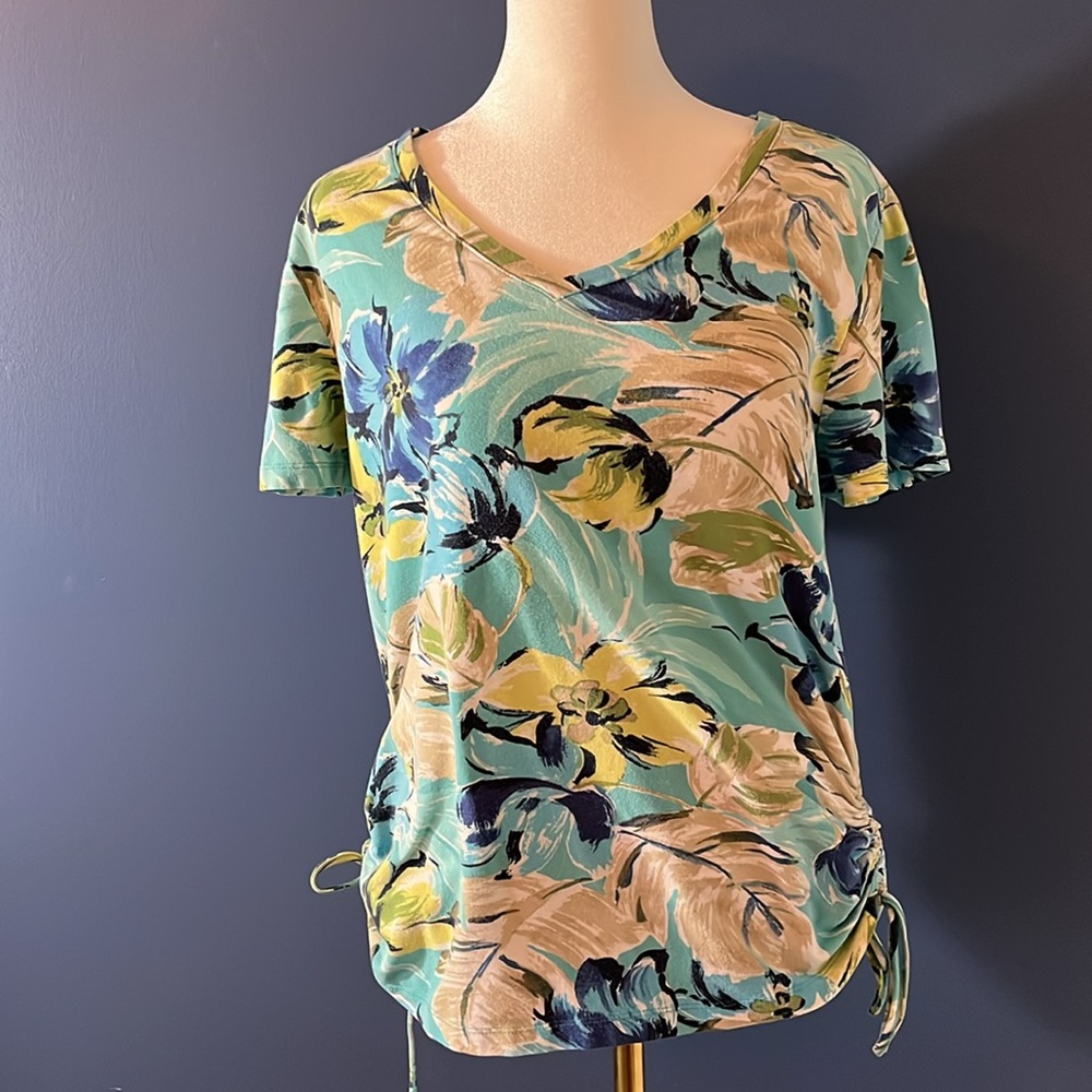 Caribbean Joe- Island Supply VNeck Tee